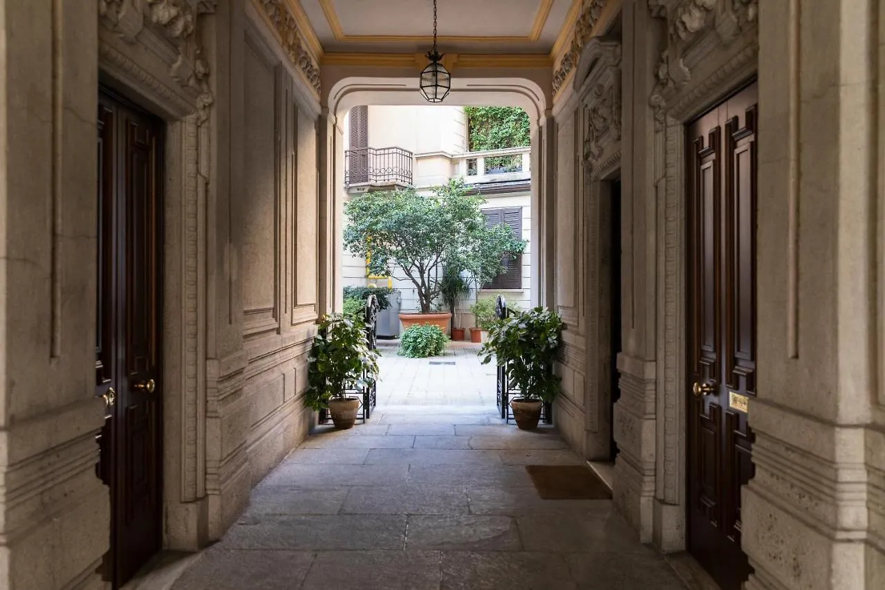 Casagrande 1920 Apartment Milan